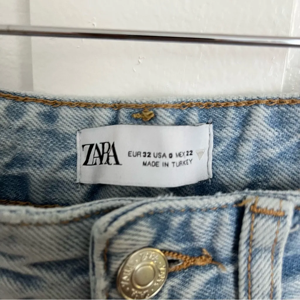 Zara Mid Rise Wide Leg Jeans - Image 2