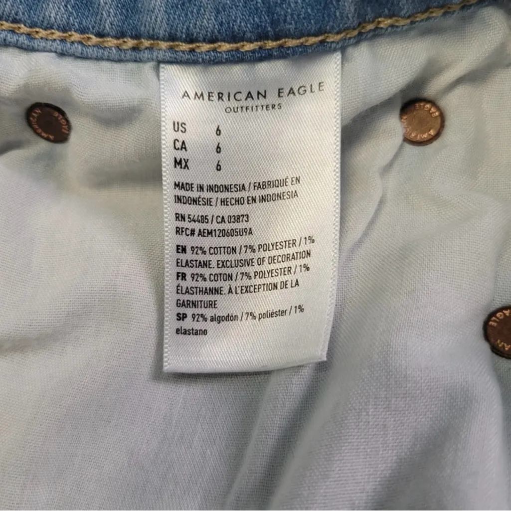 American Eagle Outfitters Light Wash Frayed Denim Shorts - Image 3