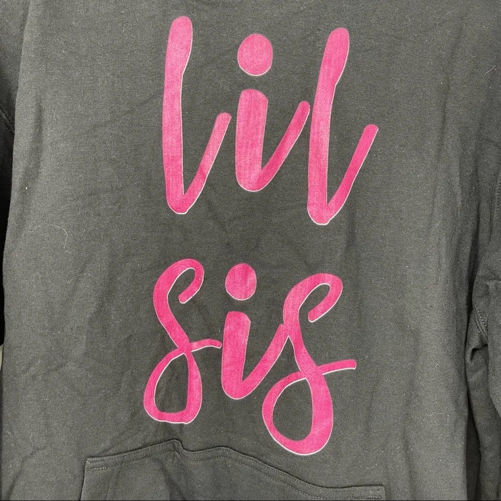 PORT & COMPANY "LIL SIS" BLACK HOODIE WITH KANGAROO POCKET SIZE LARGE - Image 3