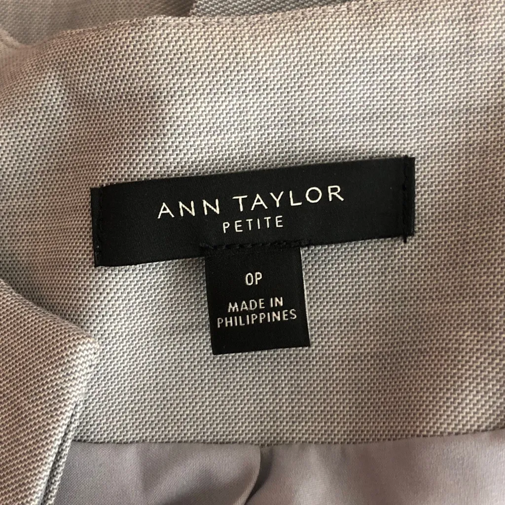 Ann Taylor size 0p Light Gray Suit Jacket - Image 3