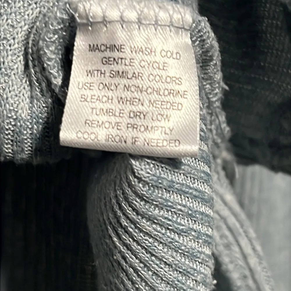 NEW YORK LAUNDRY Women's Light Blue Long Sleeve V-neck Sweater - Size 1x - Image 5