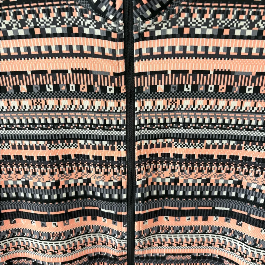 Nike Pro Hyperwarm Aztec Print Half Zip Pullover. Size Medium. - Image 4