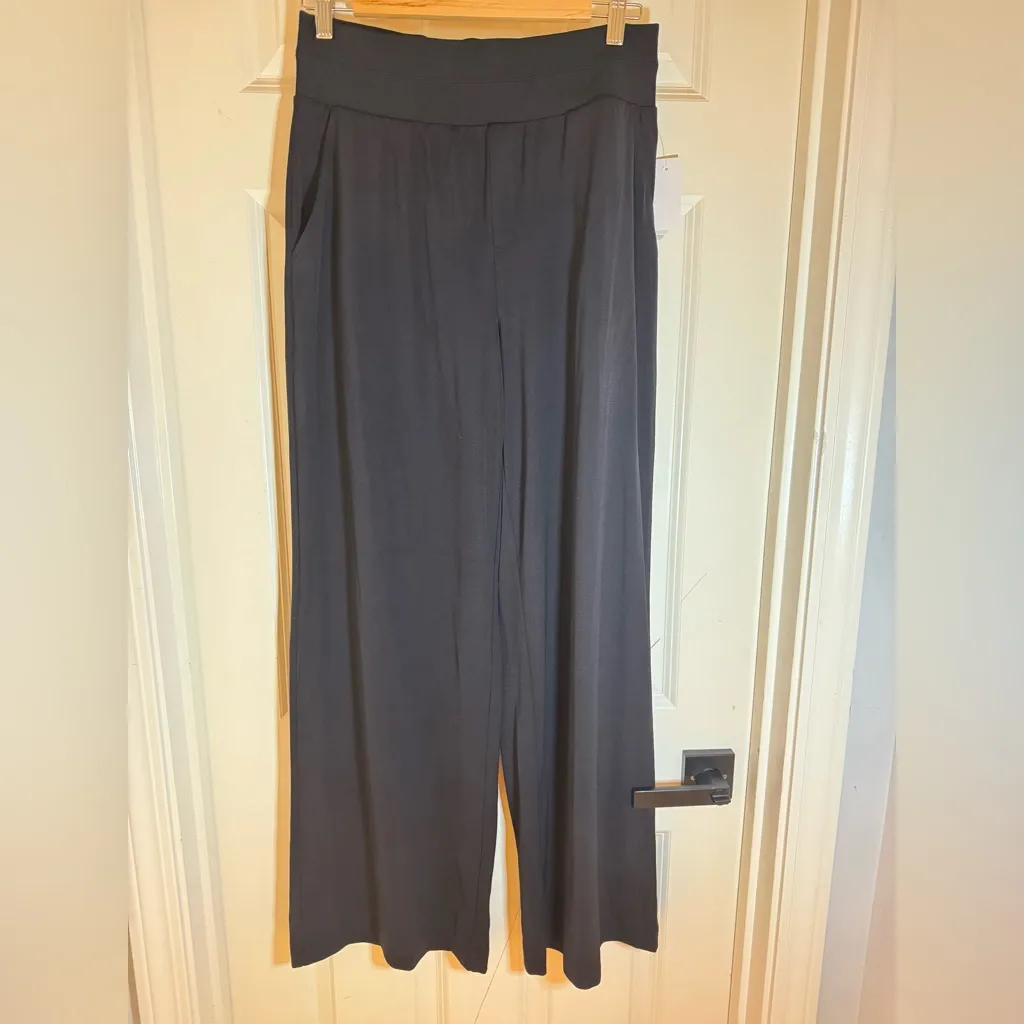 NWT Lou & Grey Luvstretch Wide Leg Pants, Medium‎ - Image 4