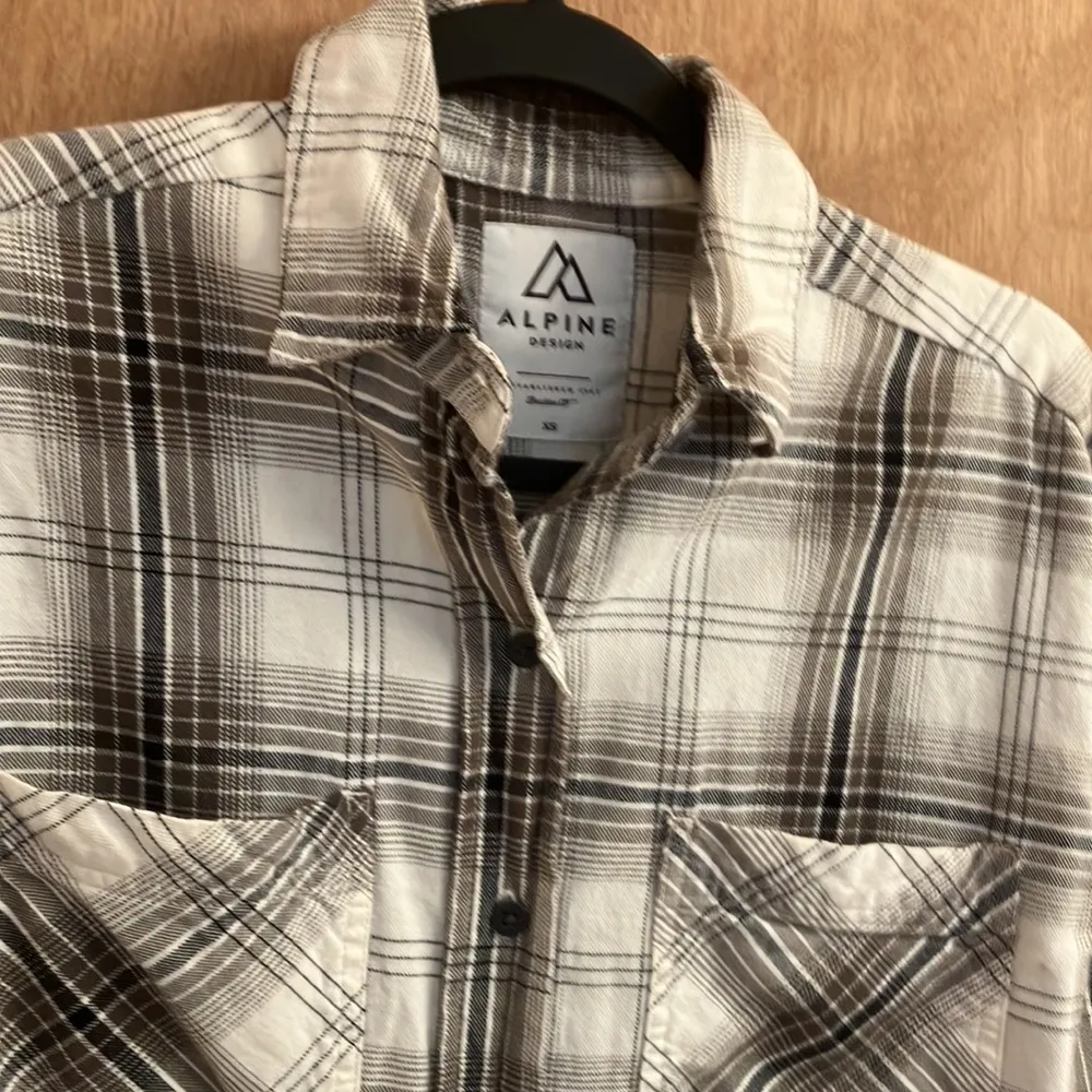 Alpine design cream, grey, and white flannel shirt size woman’s XS - Image 4