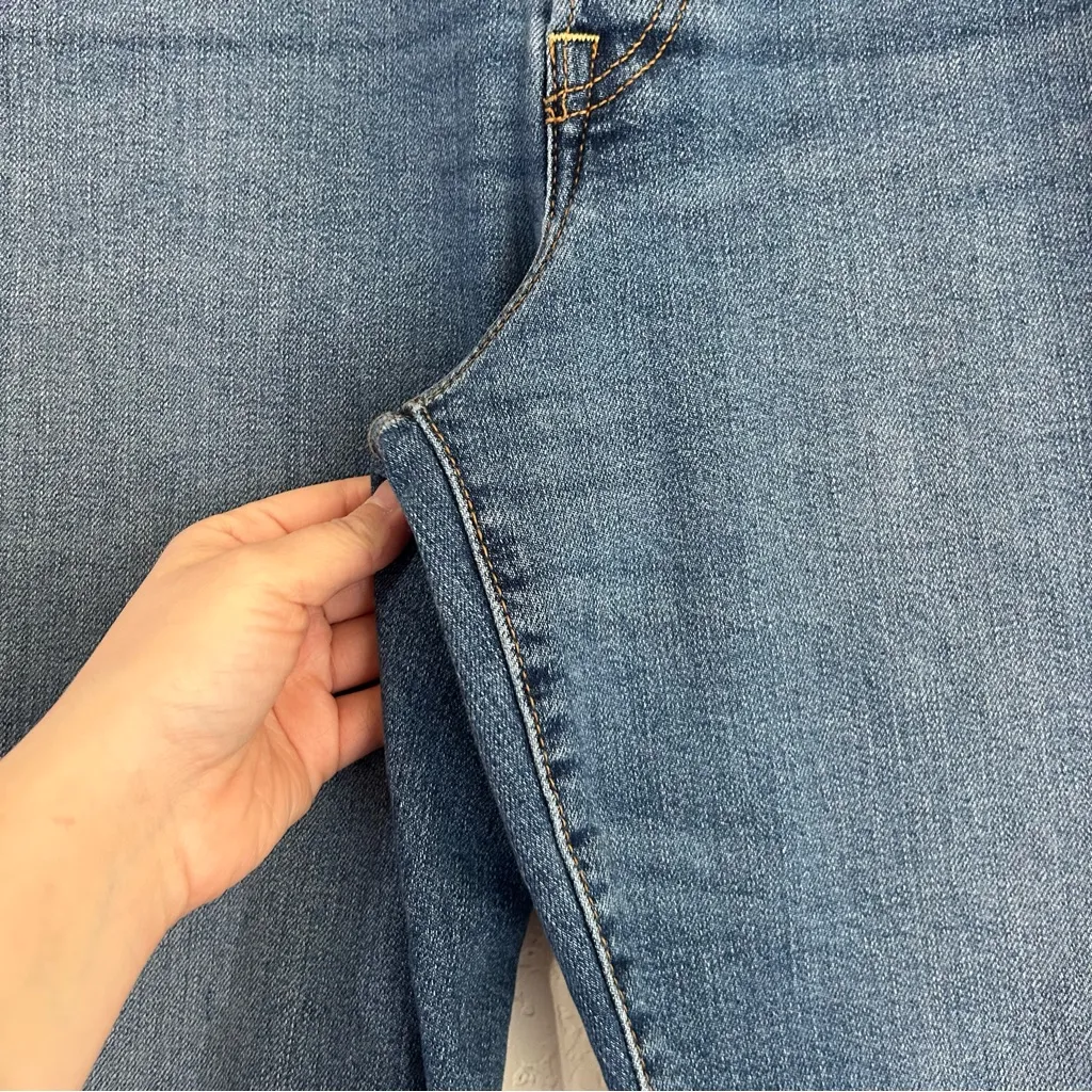 Levi's // Ribcage Straight Ankle Jeans - Image 8