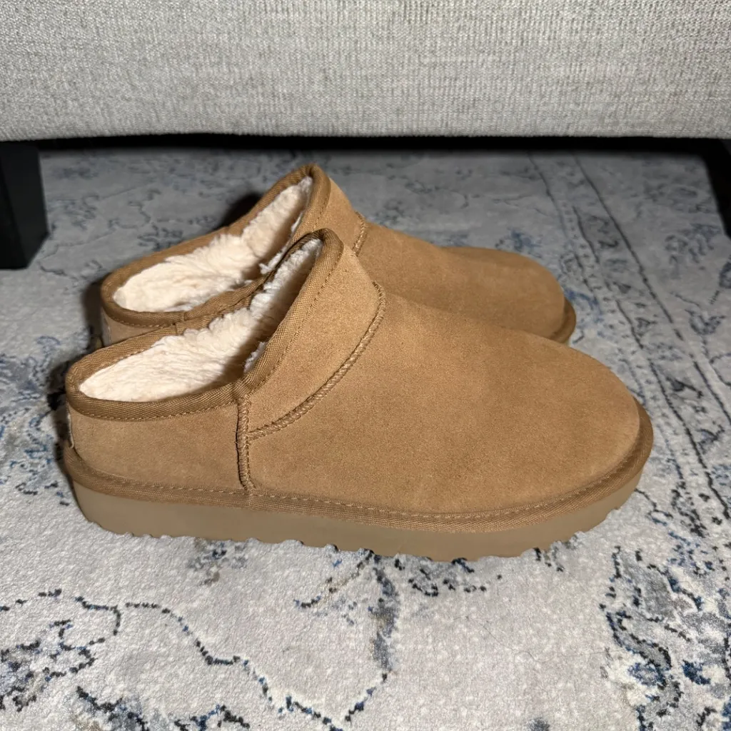 UGG Classic Slipper Chestnut - Image 2