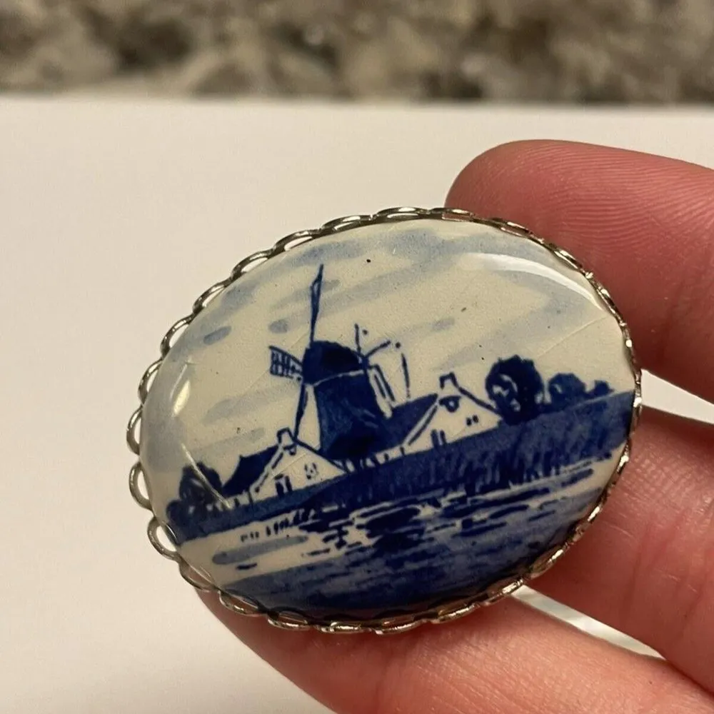 Lot of 2 Matching Hand Crafted Brooch Pins - Image 8