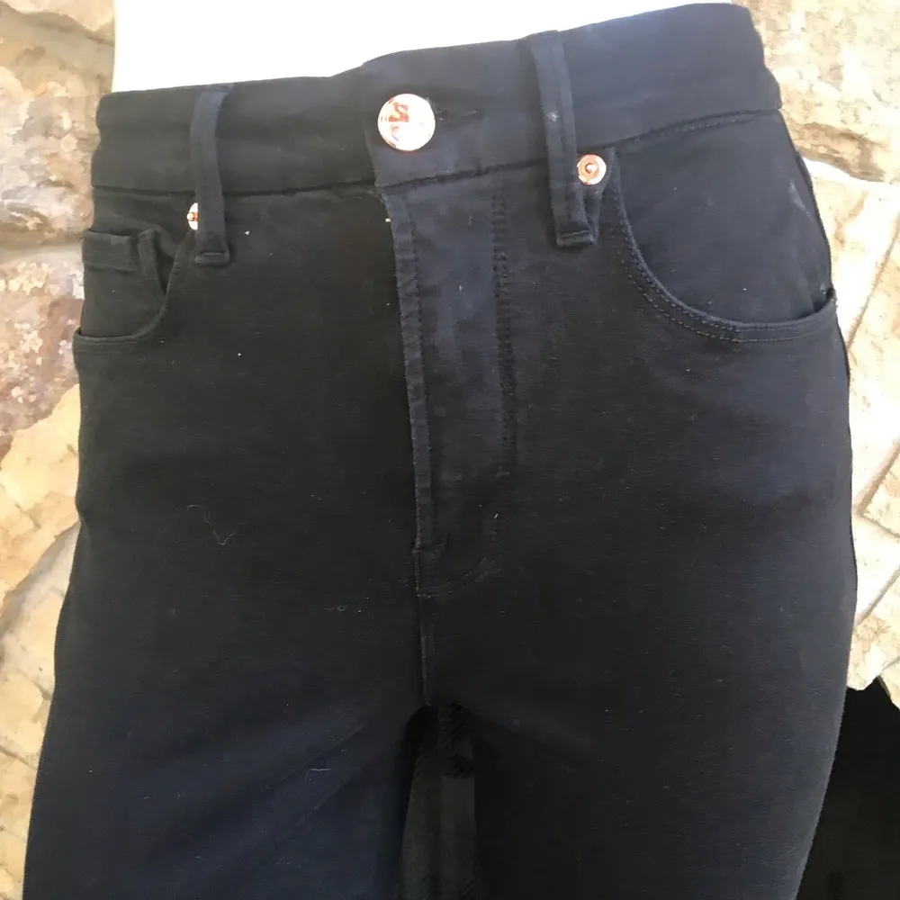 Good American Good Waist Side Slit Crop Jeans GWCSS001T Black Women’s Size 6/28 - Image 2