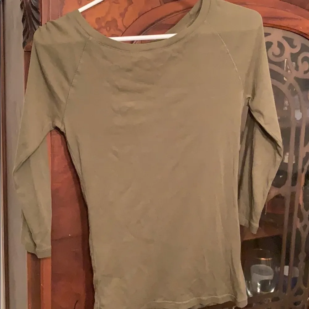 Gap 3/4 length sleeve shirt - Image 3