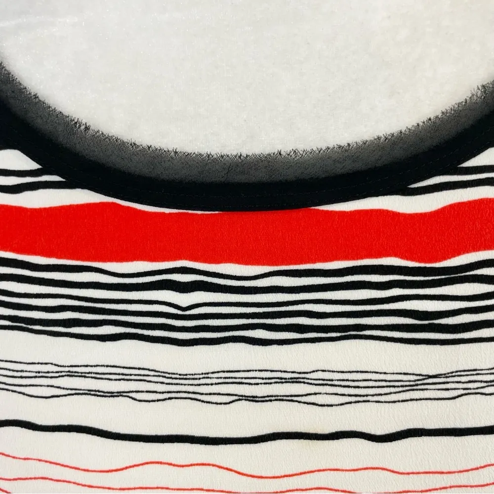 New  Striped Woven Front Solid Knit Back Short Sleeve Top Size Small - Image 5