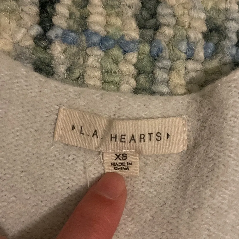 LA heart sleeveless sweater - Image 2