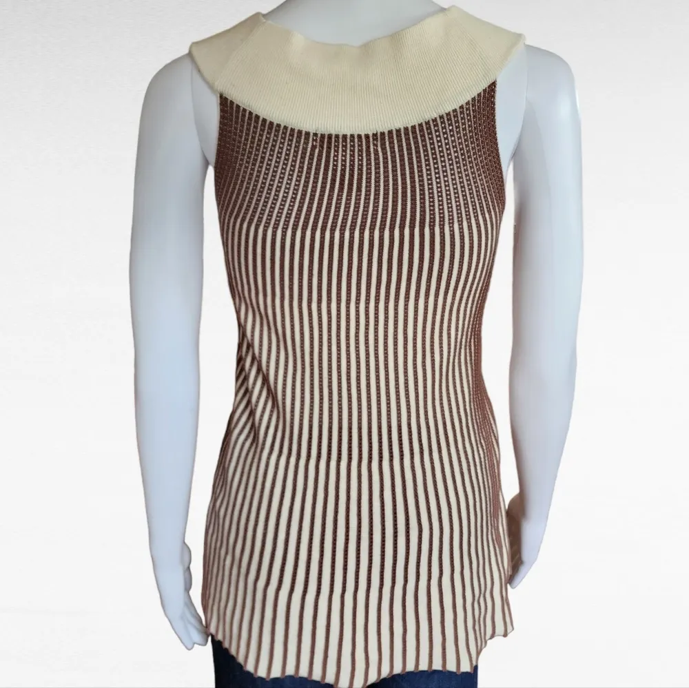 Real & True Taupe Cream Ribbed Sleeveless Sweater Tank Size Medium - Image 5
