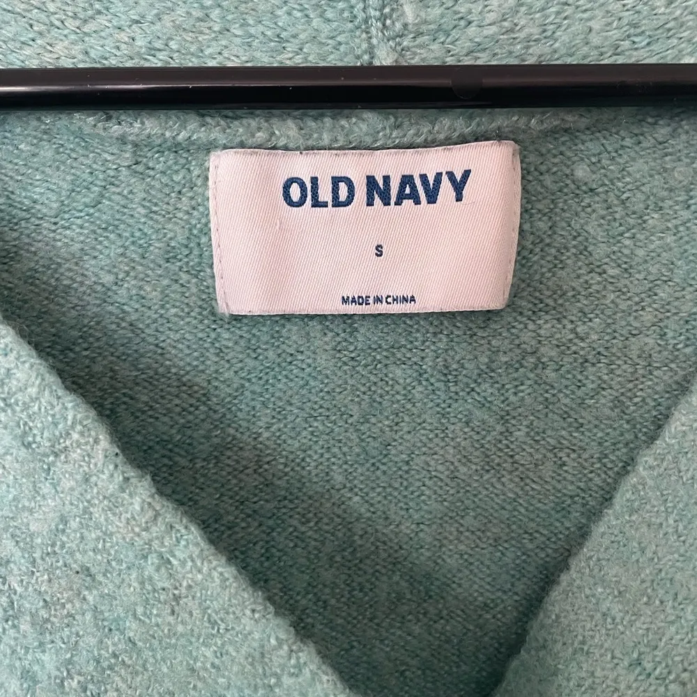 Old navy turquoise colored cardigan - Image 3