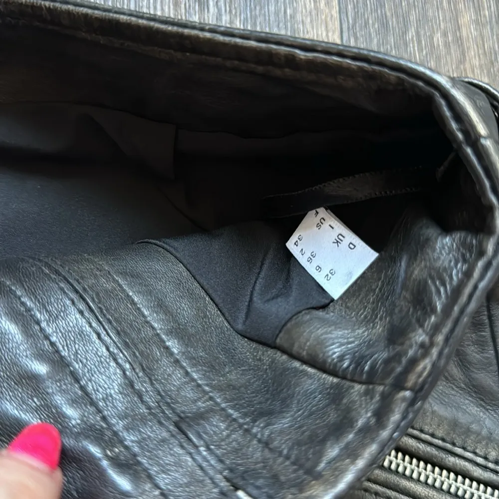 Asymmetric Zip Leather Mini Skirt - Image 3