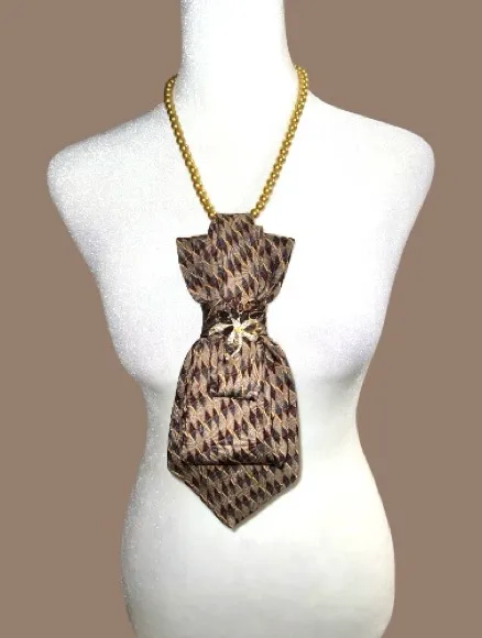 “Dainty Dapper”Brown Patterned necktie Necklace with flower brooch Brown - Image 2