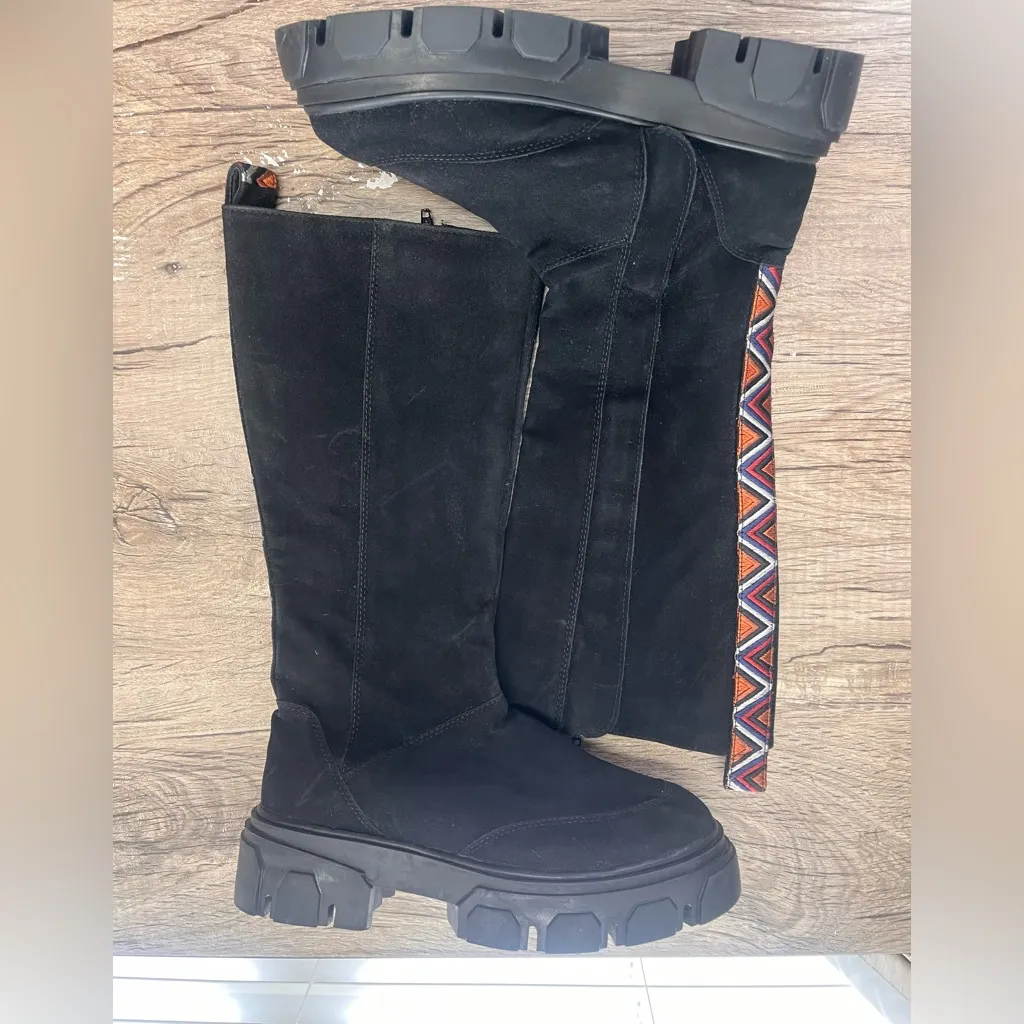 Farm Rio Suede Lug‎ Sole Boots size 9 - Image 2