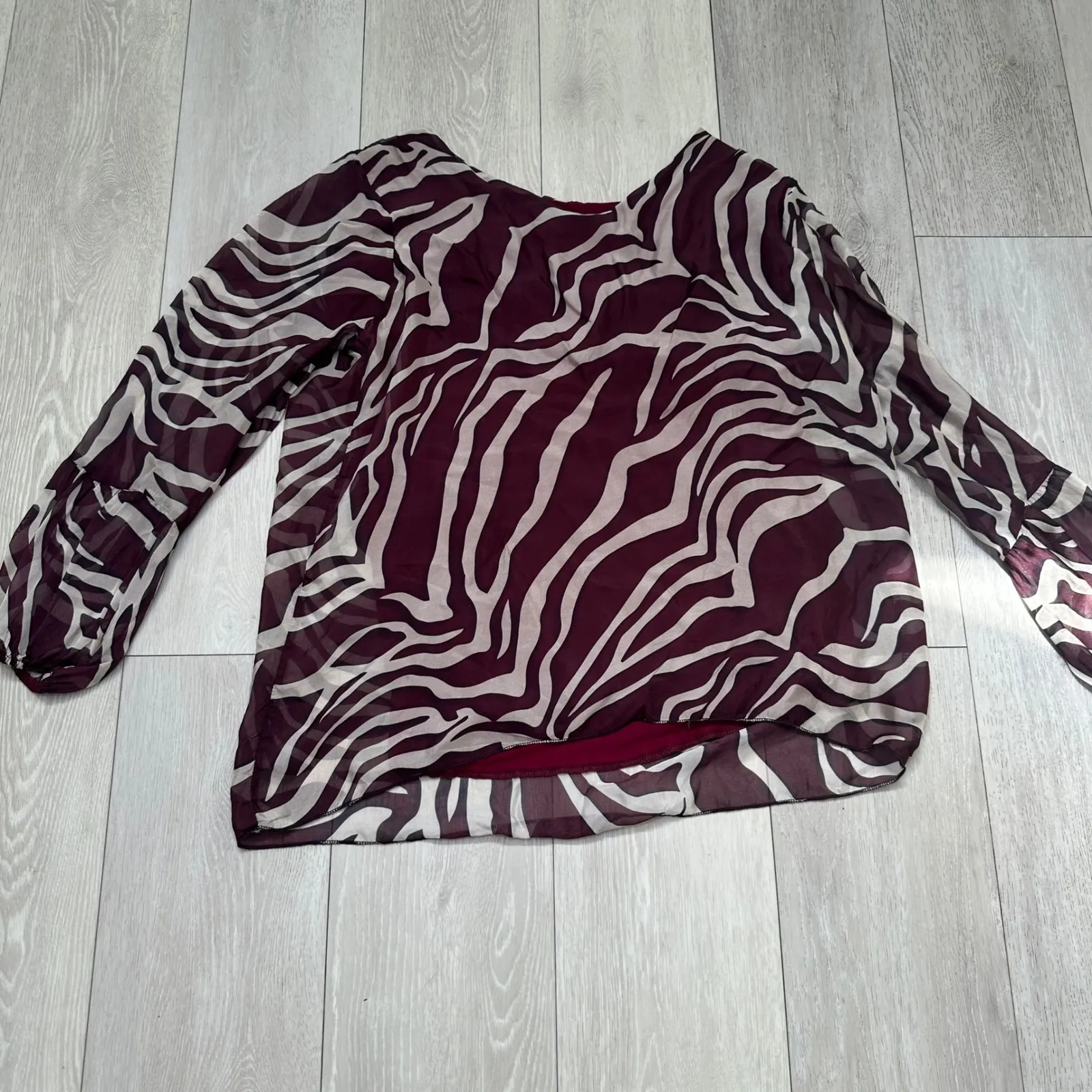 Silk Italian zebra print brown white long sleeve flowy‎ blouse lightweight top Size M - Image 3