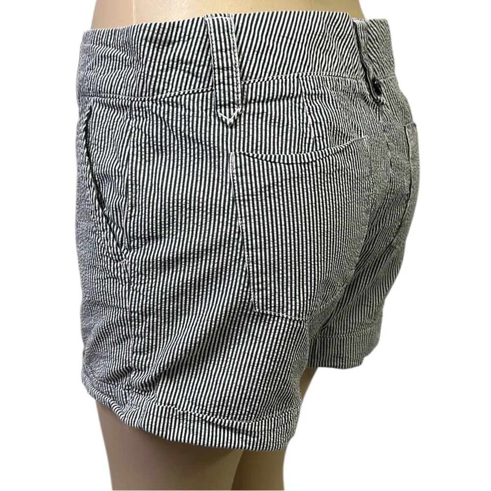 Tommy Hilfiger Mid Rise Striped Blue White Seersucker Cuffed Shorts Womens 8 - Image 2