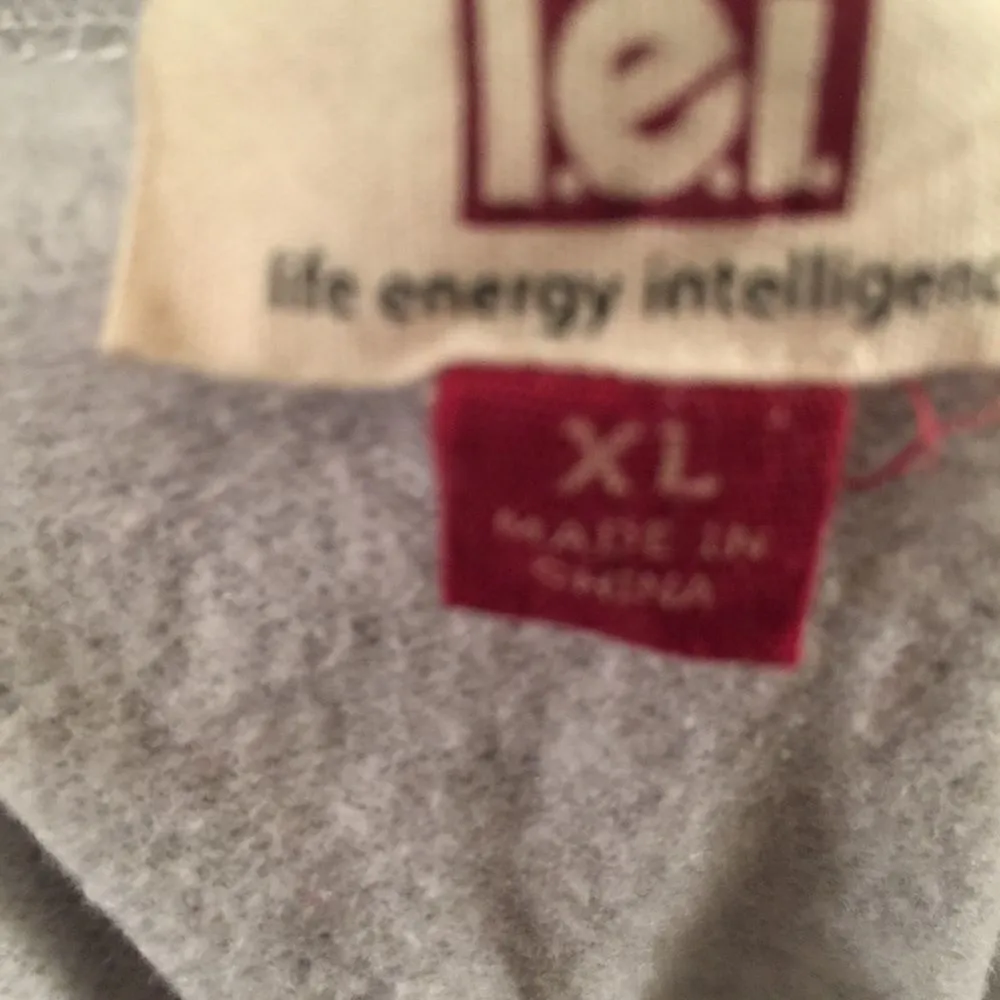 L.e.i lite weight pocket sweatshirt! Soft inside! - Image 6