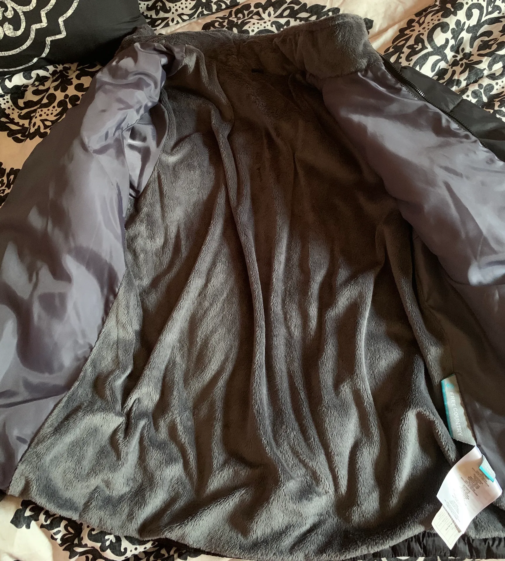 Free Country Winter Jacket - Image 3