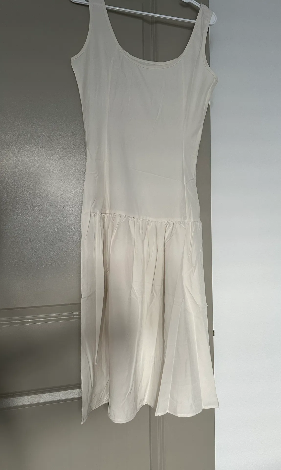 Square neck white midi dress - Image 4