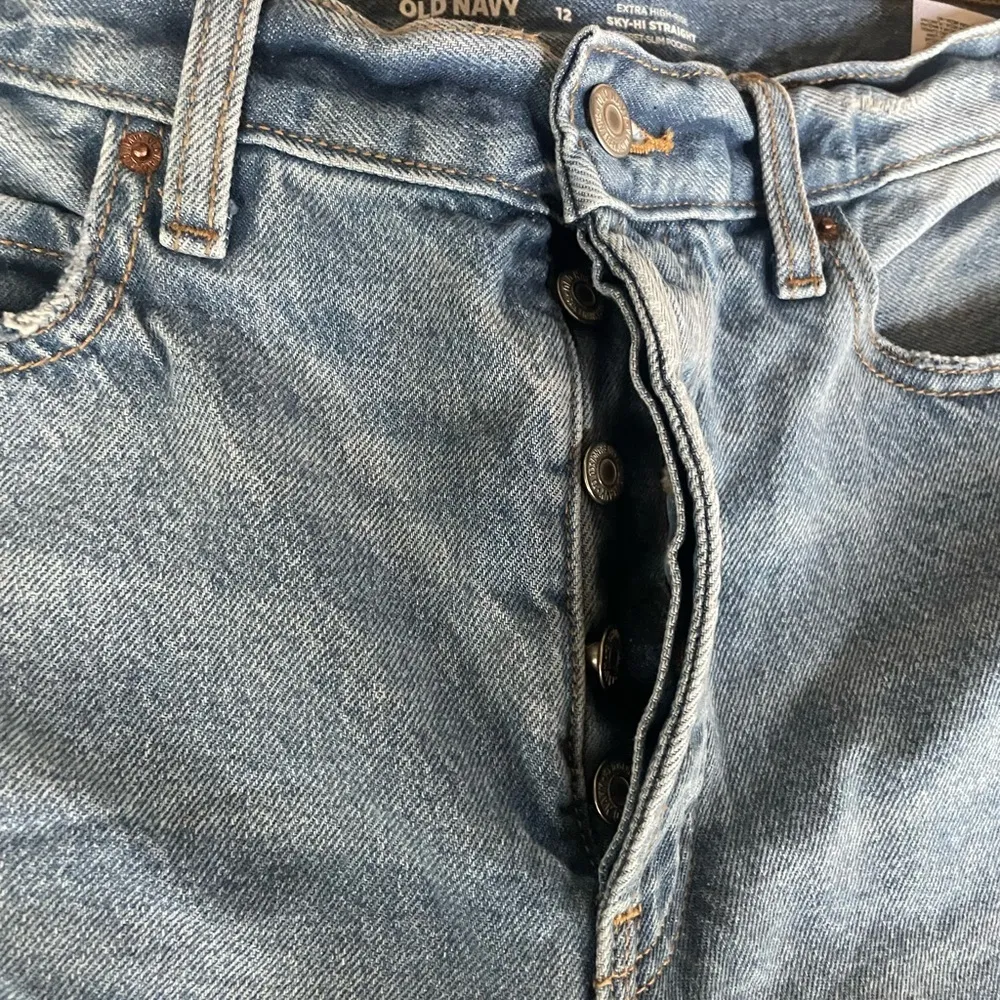 Old Navy Extra High Rise Sky-Hi Straight Distressed Jeans - Image 4