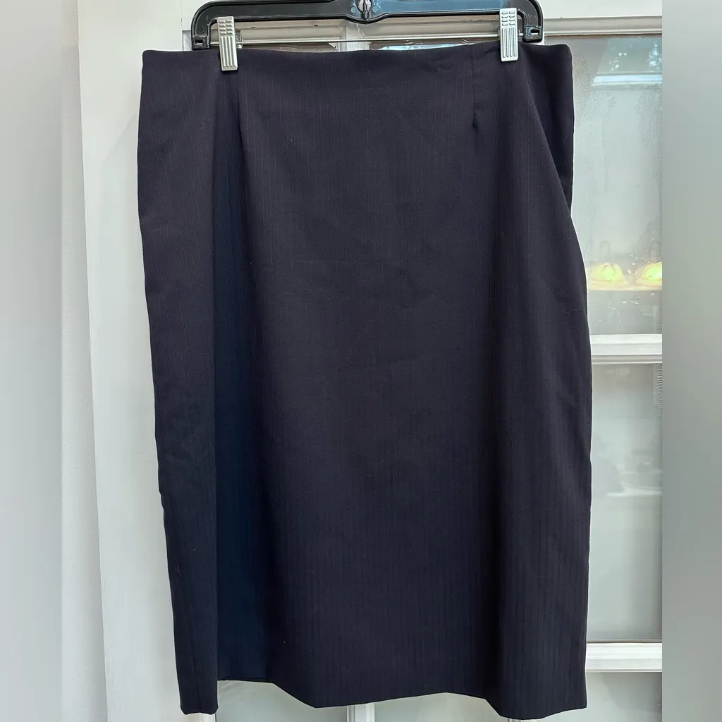 Barneys New York Virgin Wool Classic Dark Navy Pinstripe Pencil Skirt Size 12 US - Image 9