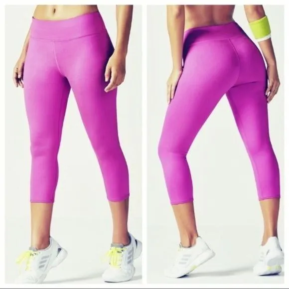 Fabletics Salar Solid Powerhold Capri Cropped Athletic Midrise Leggings Freesia - Image 2