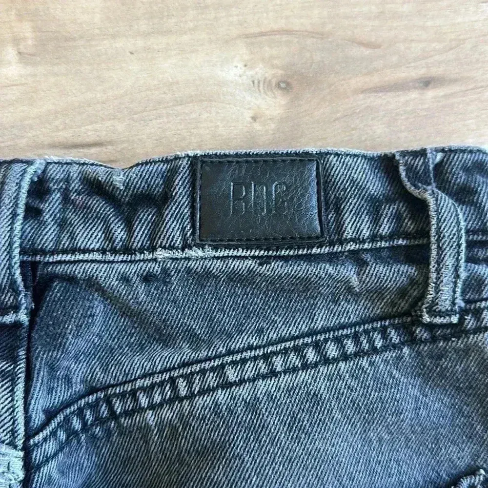 Urban Outfitters BDG Relaxed Straight Mid Rise Black Wash Jeans Sz 26 - Image 8