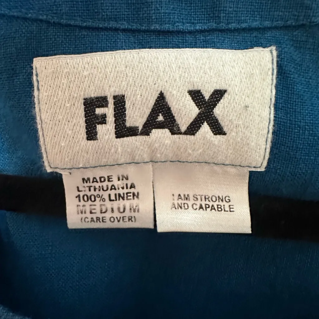 Flax‎ Blue Linen Blouse Button Shoulder Scoop Neck Size Medium Side Slit Preppy - Image 4