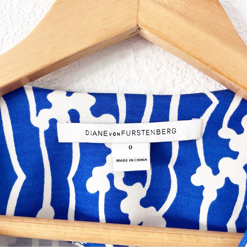 Diane Von Furstenberg Zoe Faux Wrap Dress in Blue White Printed Silk Jersey - Image 3