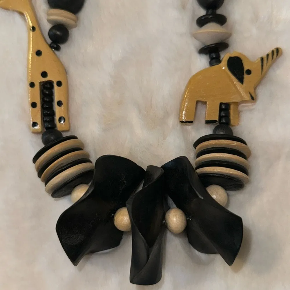 Vintage Carved Wood Elephant & Giraffe Beaded Chunky Statement Necklace Brown - Image 7