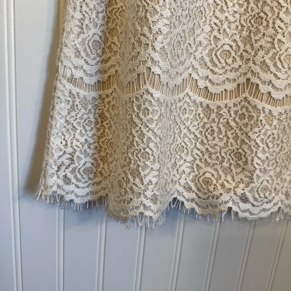 Bleuh Ciel Women’s Elegant Cream Lace Sleeveless Dress with Nude Lining Medium - Image 3