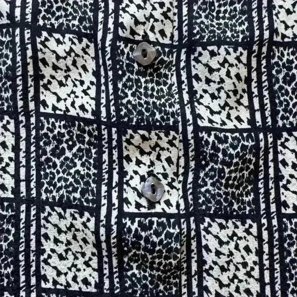 Women's Jaeger Black and White Silk Business Casual Lingerie Sleeve Blouse SizeM - Image 4