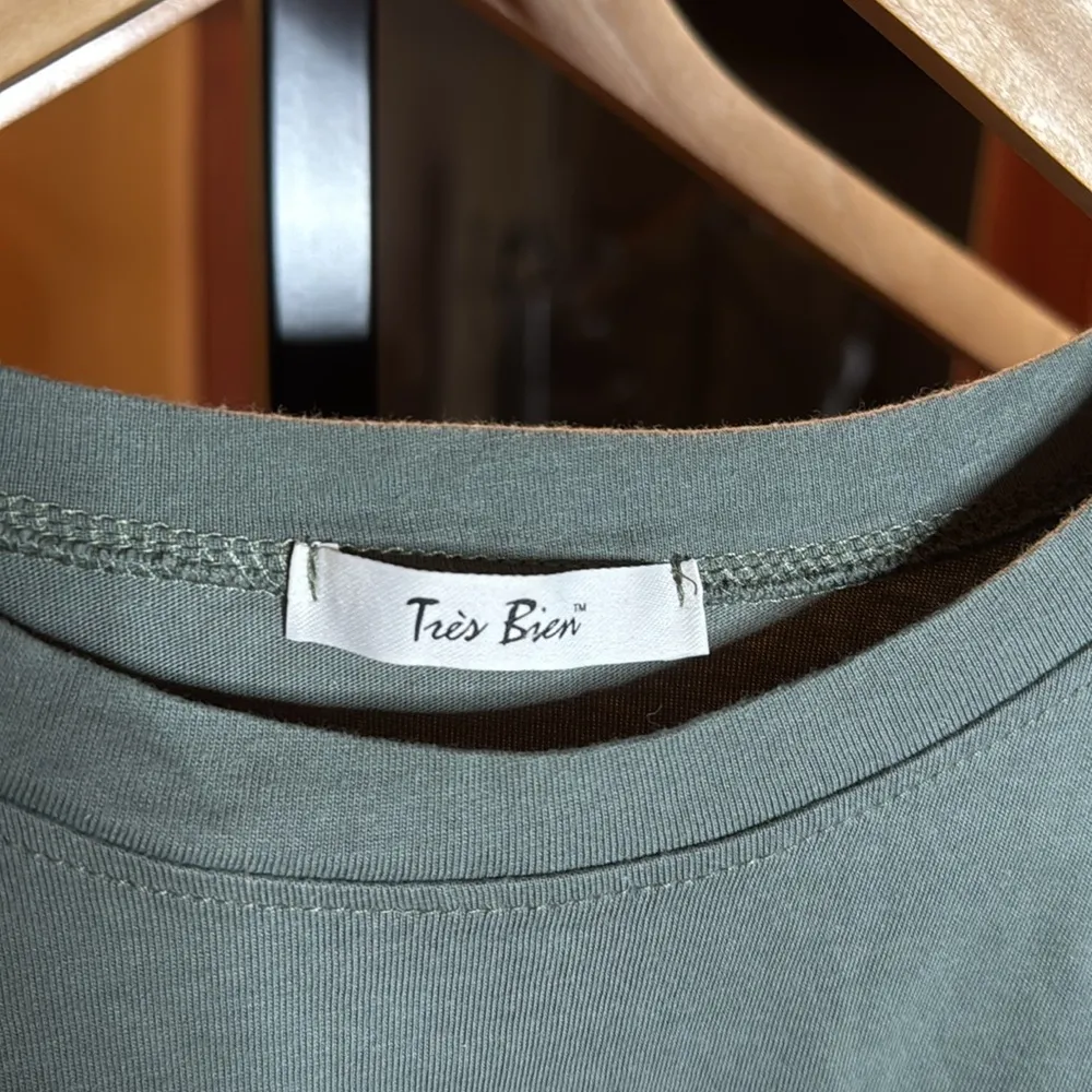 Tres Bien Legendary Sense of Adventure Black Eagle Born 2 Fly Green Tee Sz Small - Image 3