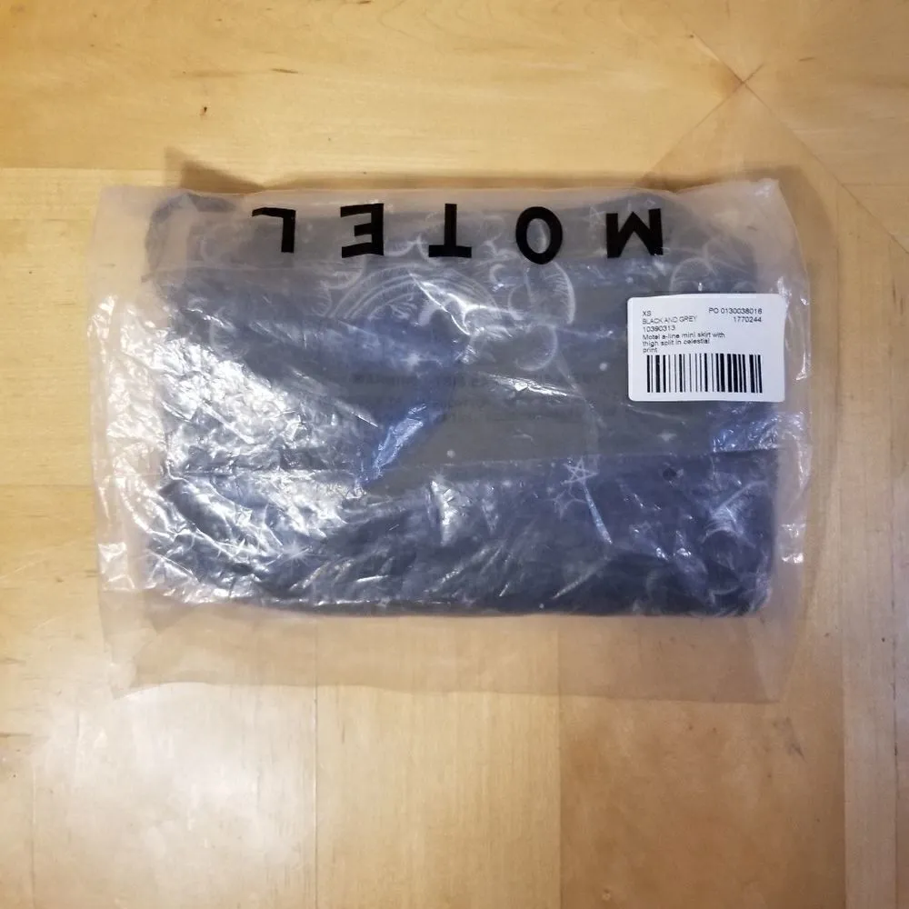 NWT! Motel A Line Mini Skirt With Thigh Split in Celestial Print Size XS - Image 9