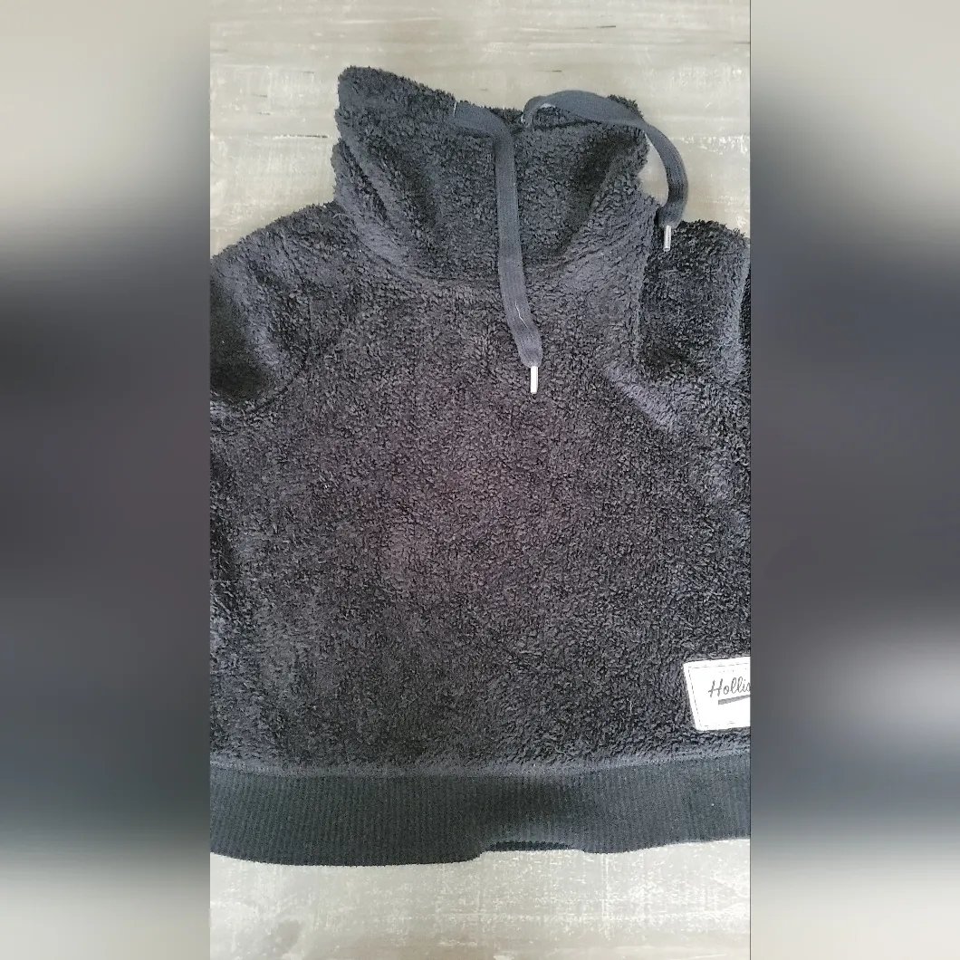 Hollister Black Faux Fur Mock Neck Cropped Sweater Size M - Image 12