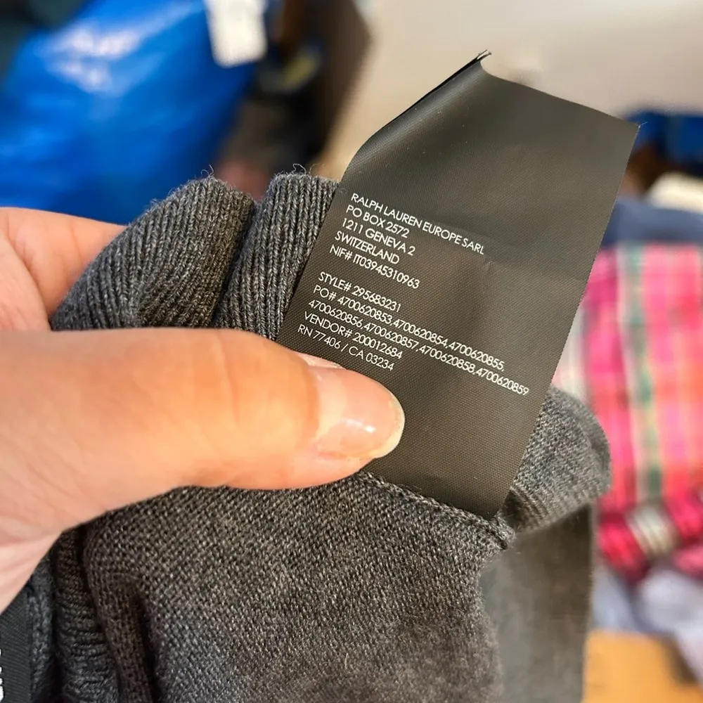 Club Monaco Wool Colorblock V-Neck Sweater - Image 5