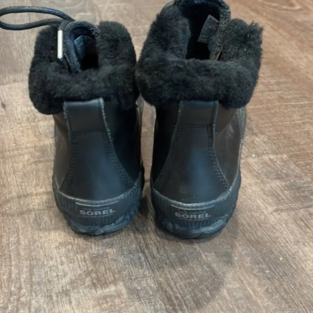 SOREL waterproof lux black glitter boot - Image 5