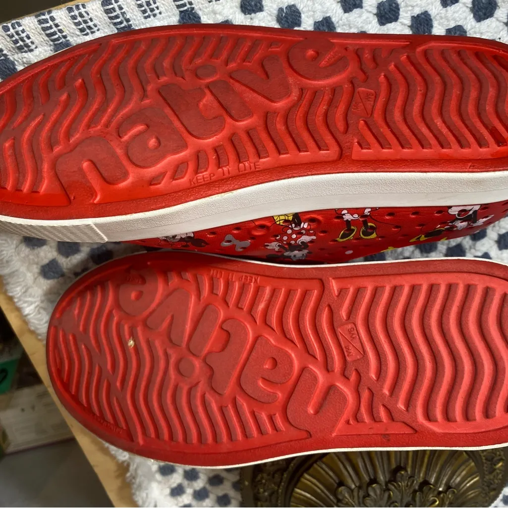 Size 6 Native Red and White Slip - Image 6