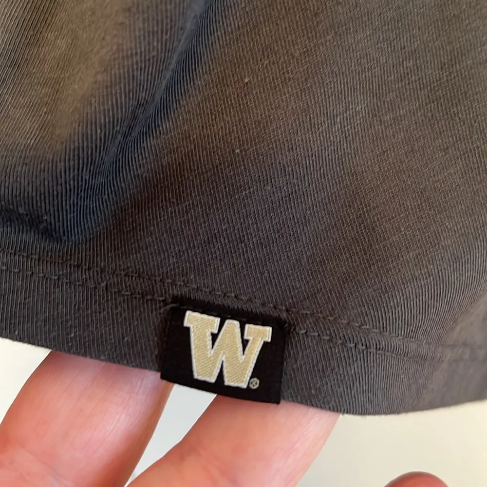 Nike Women's Dri Fit Gray Huskies Short Sleeved T -shirt Top Large - Image 3