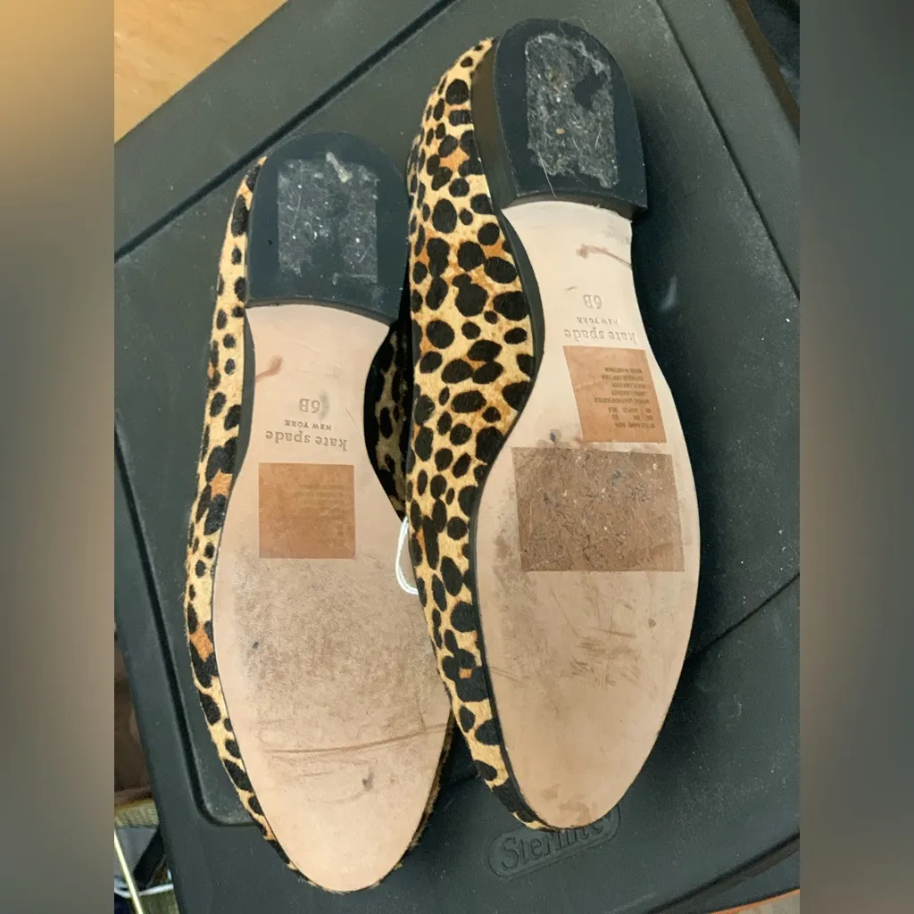Kate Spade Black and Tan Animal Print Calf Hair Loafers - Size 6 B - Image 4