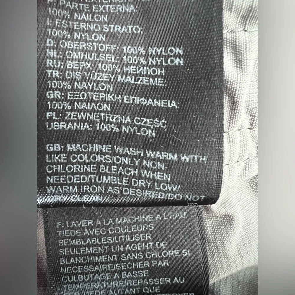 The North Face Women Gray Cargo Convertible Hiking Pants Capri 2 - Image 4