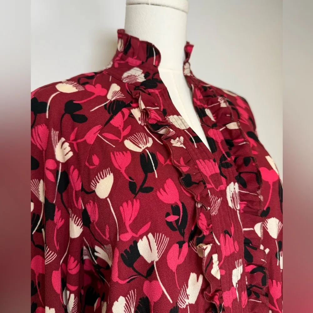 CAbi | Corsage Blouse Red Black Pink Floral Gathered Waist Women’s Size Small - Image 5