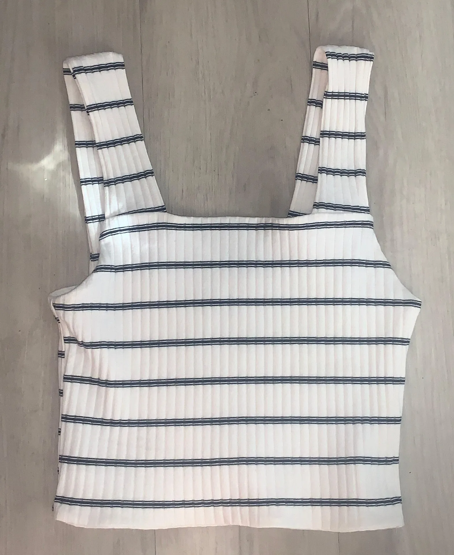 American Eagle White Soft Top - Image 2