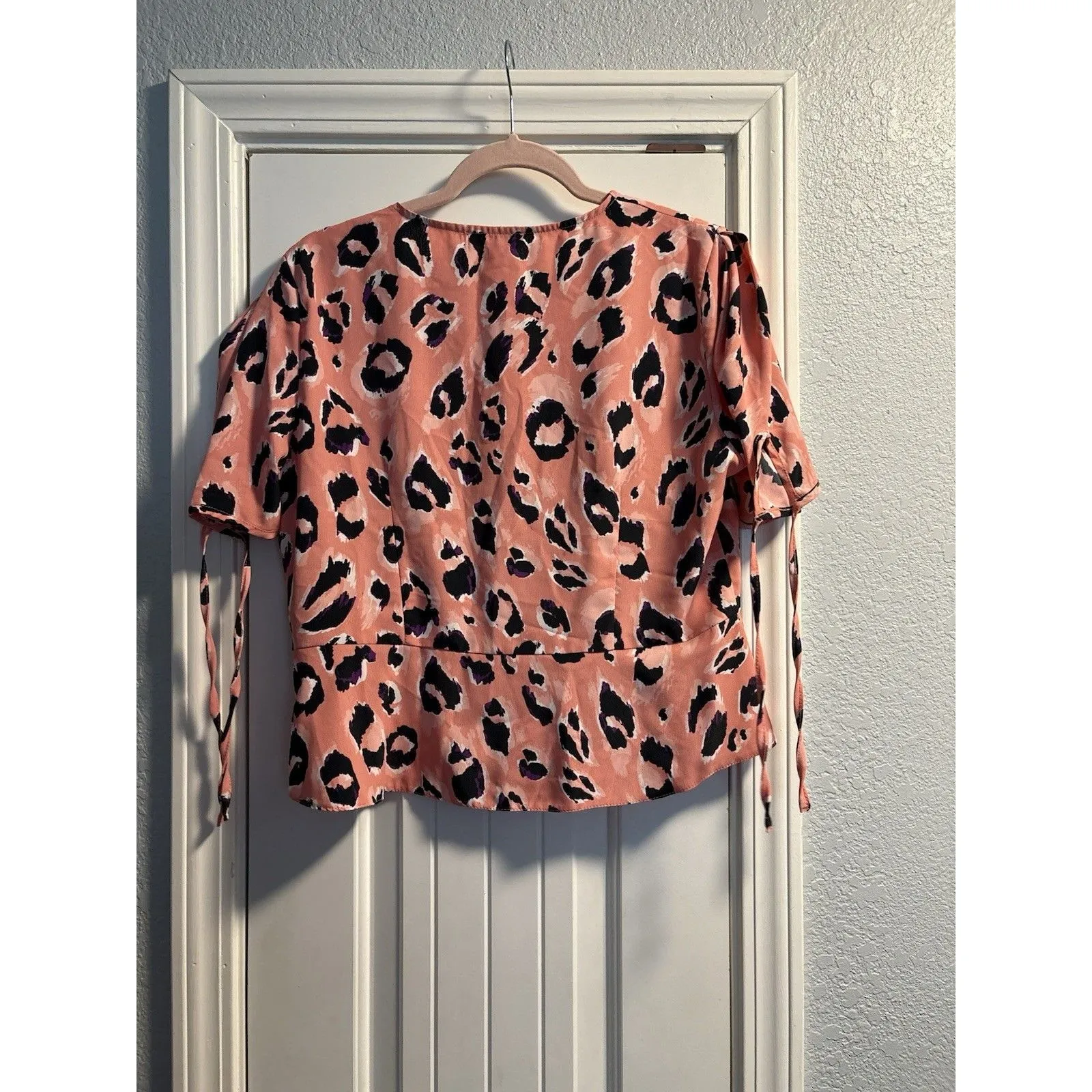 TopShop Shirt Womens Size 12 Pink Cheetah Print Tie Short Sleeves Aminal Print - Image 6