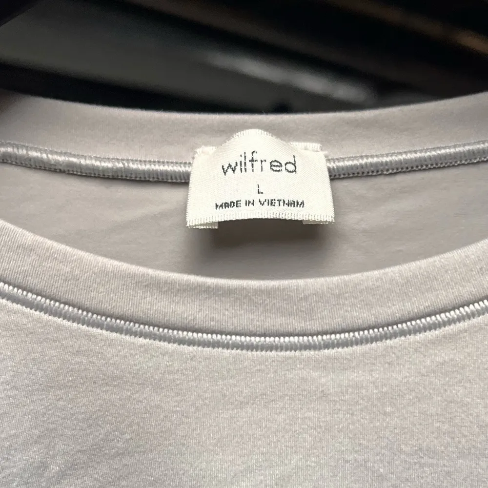 Wilfred
(Re) Touch™ Dauphine
Longsleeve Size large - Image 5