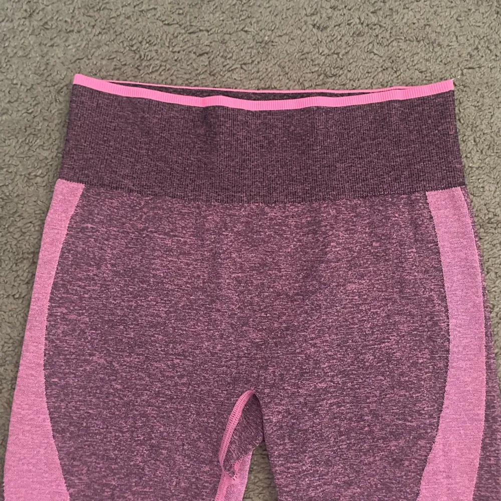 Victoria’s Secret (PINK) Seamless Two-Tone Activewear Leggings, Size M - Image 2