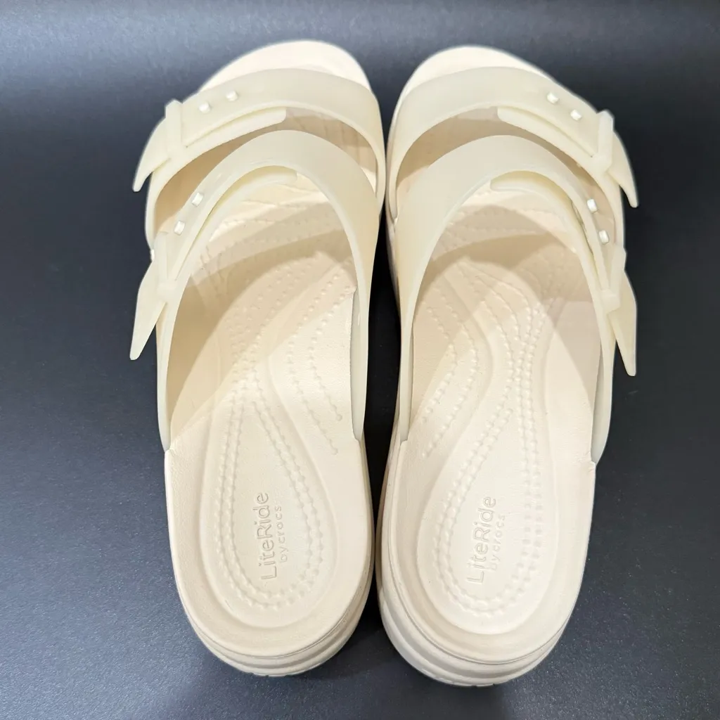 CROCS Beige Sandstone Brooklyn Buckle Frosted Low Wedge Sandals Women’s Size 8 - Image 6