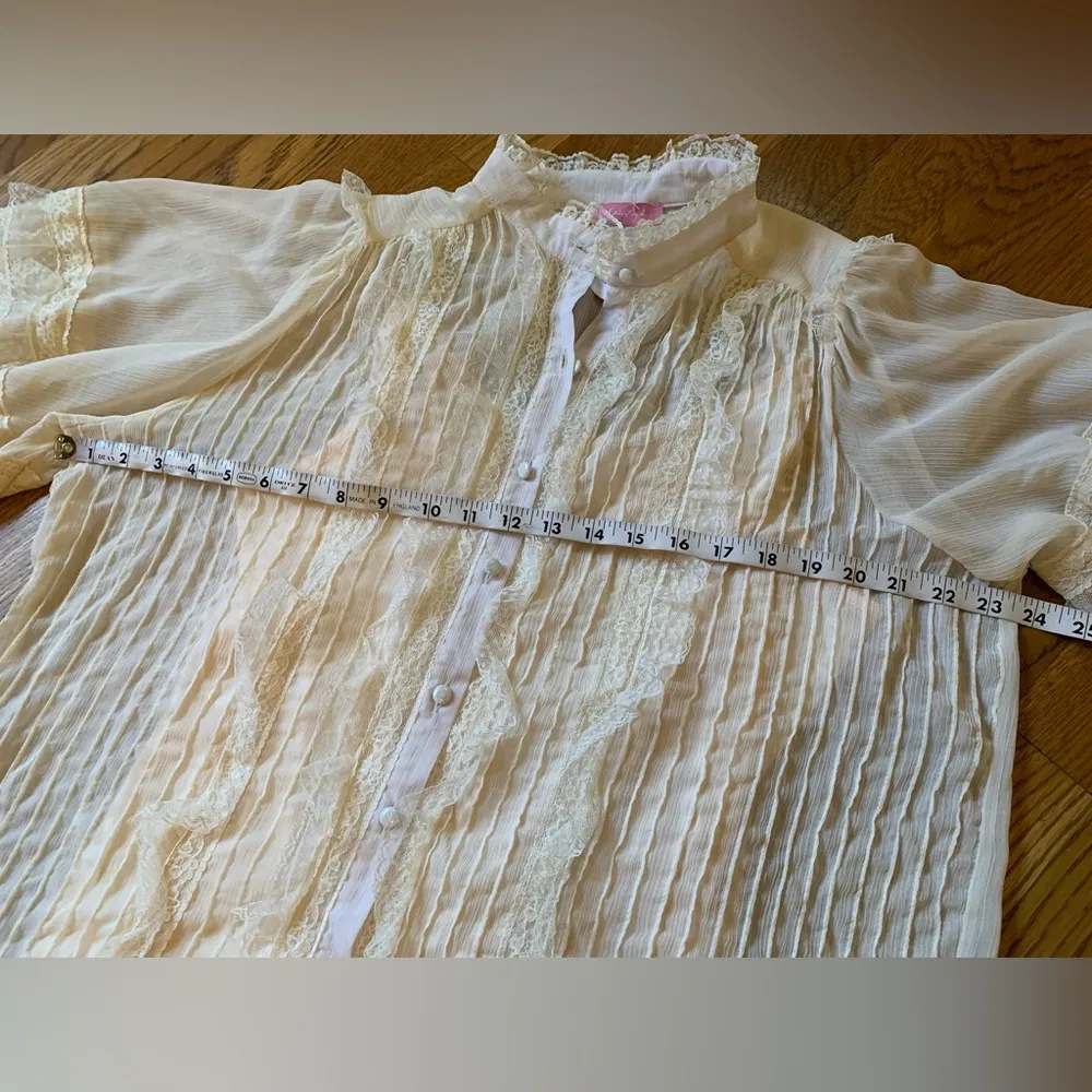 Lace mini dress in cream size Medium - Image 9